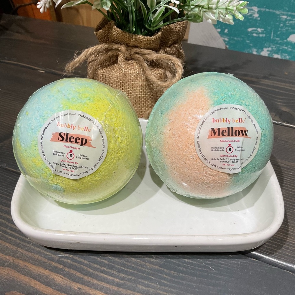Set of 2 ring bath bombs in a size 6